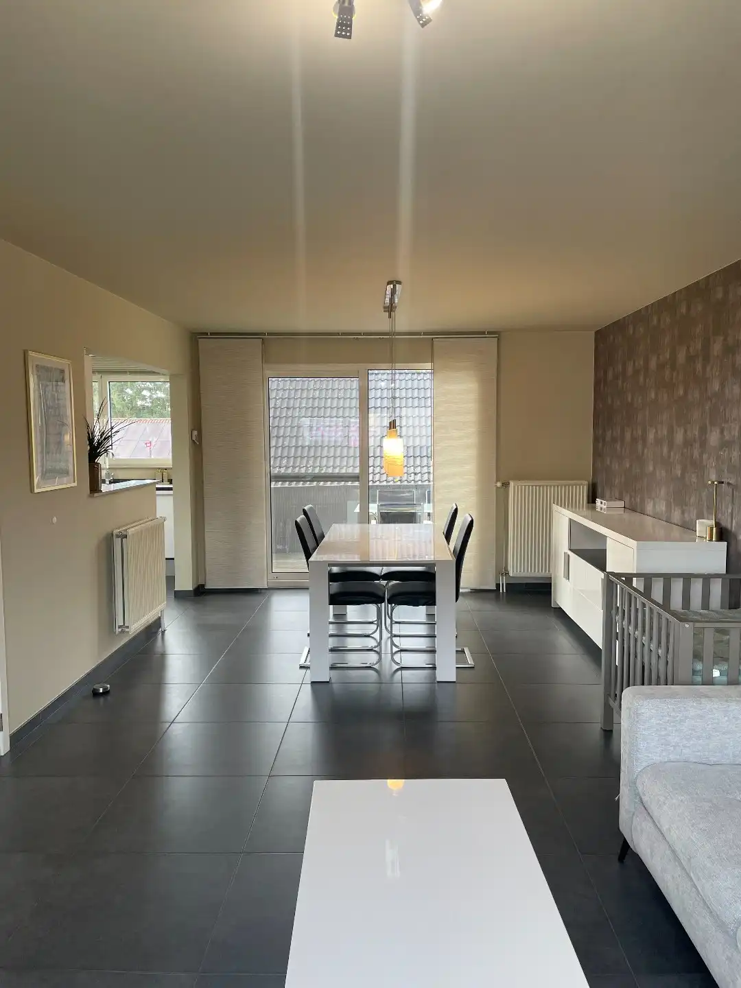 Verzorgde bel-etagewoning met 3 slpk, terras, patio  en garage nabij het centrum van As. foto 13