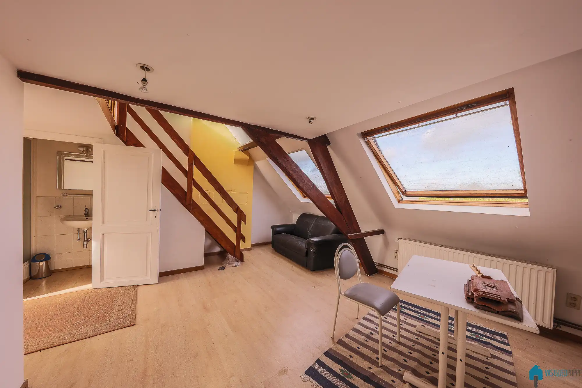 Ruim herenhuis met tuin en garage foto 24