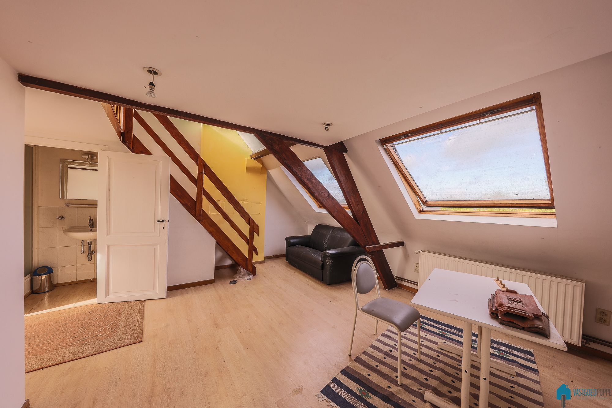 Ruim herenhuis met tuin en garage foto 24