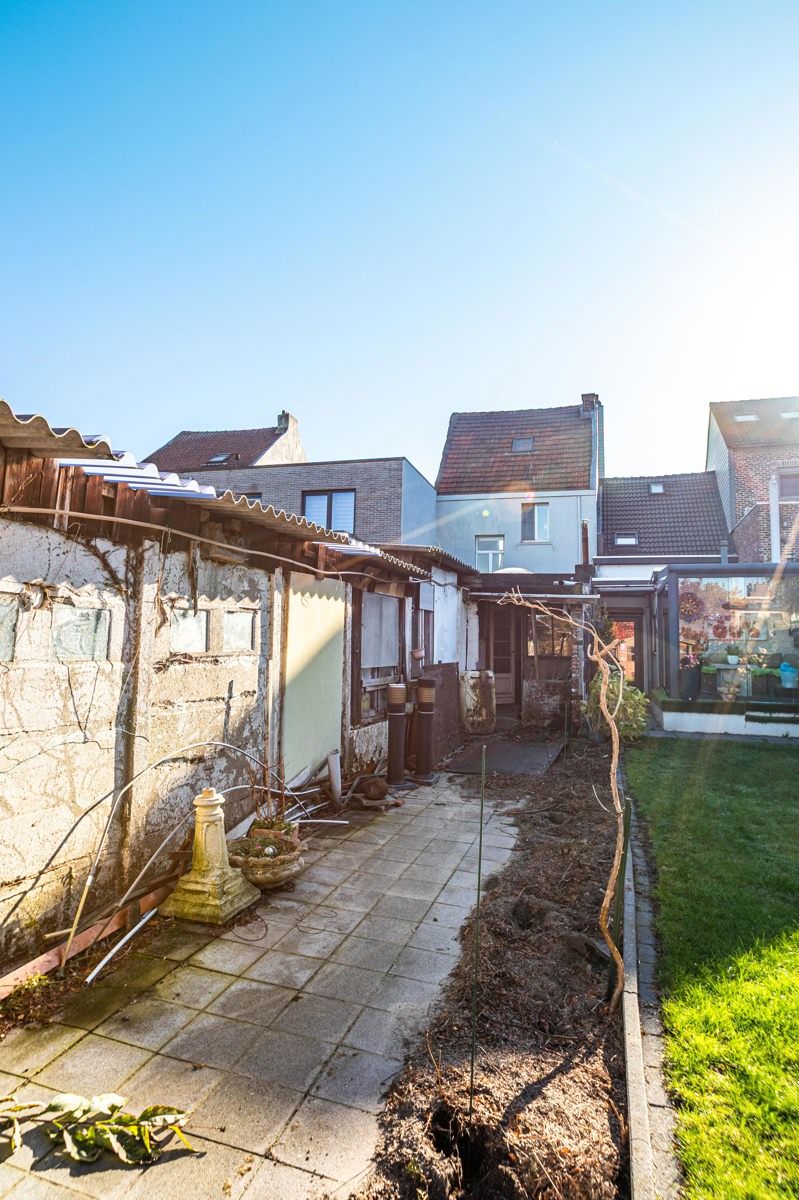 Renovatieproject op ruim perceel foto 27