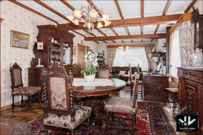 INSTAPKLAAR GEHEEL VAN MAAR LIEFST 370m² OP RUSTIGE LOCATIE foto 14