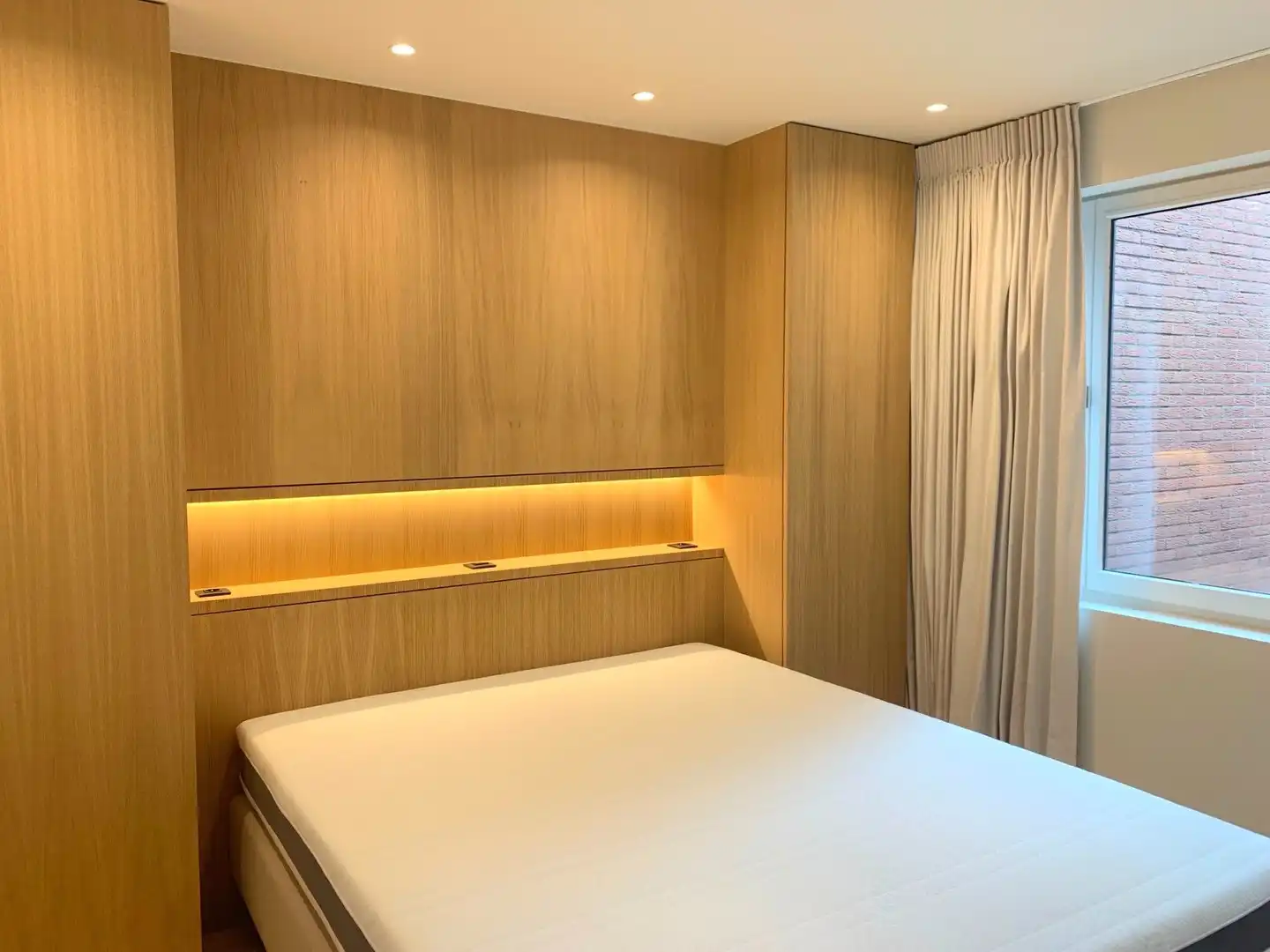 Prachtig afgewerkt, gemeubeld twee slaapkamer appartement heel goed gelegen op de Kustlaan. foto 10