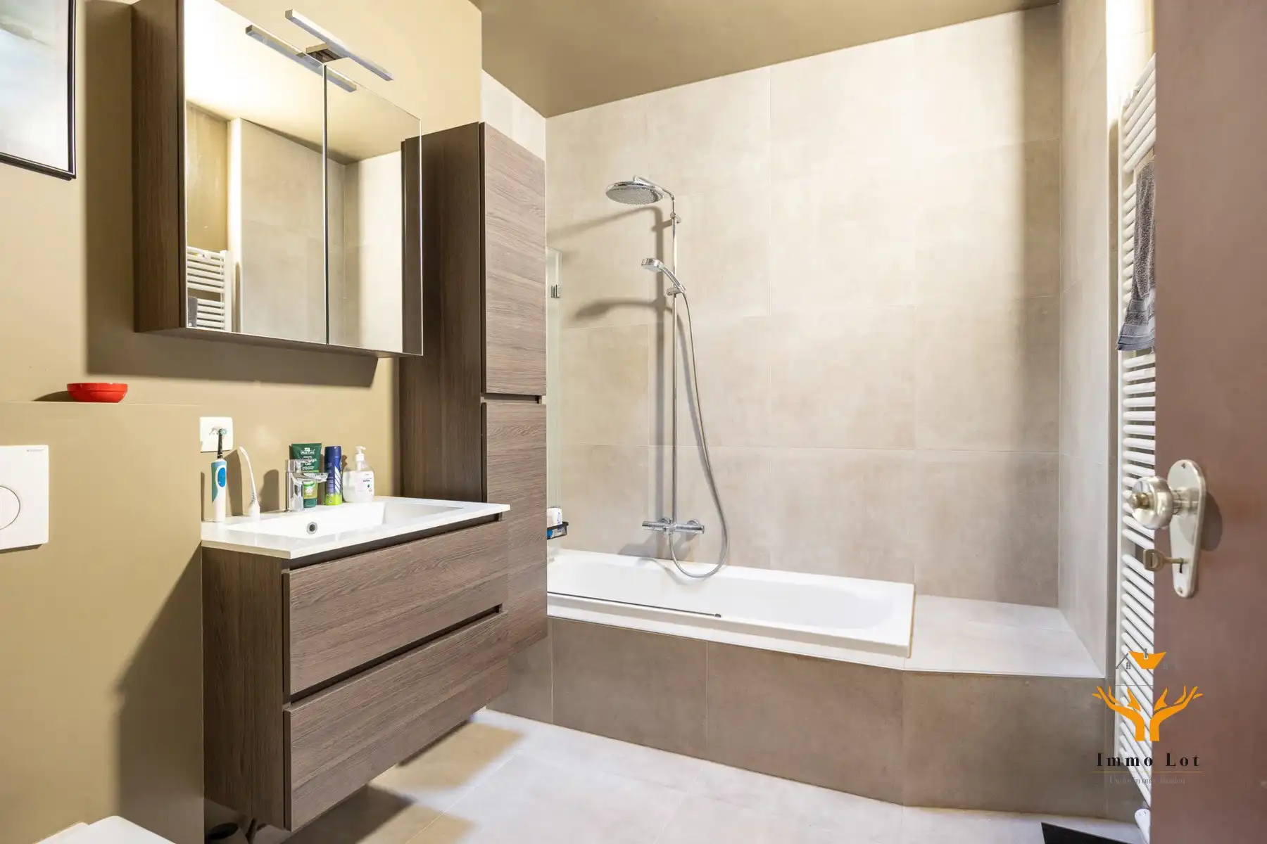 Instapklaar appartement in rustige wijk in Sint-Amandsberg foto 10