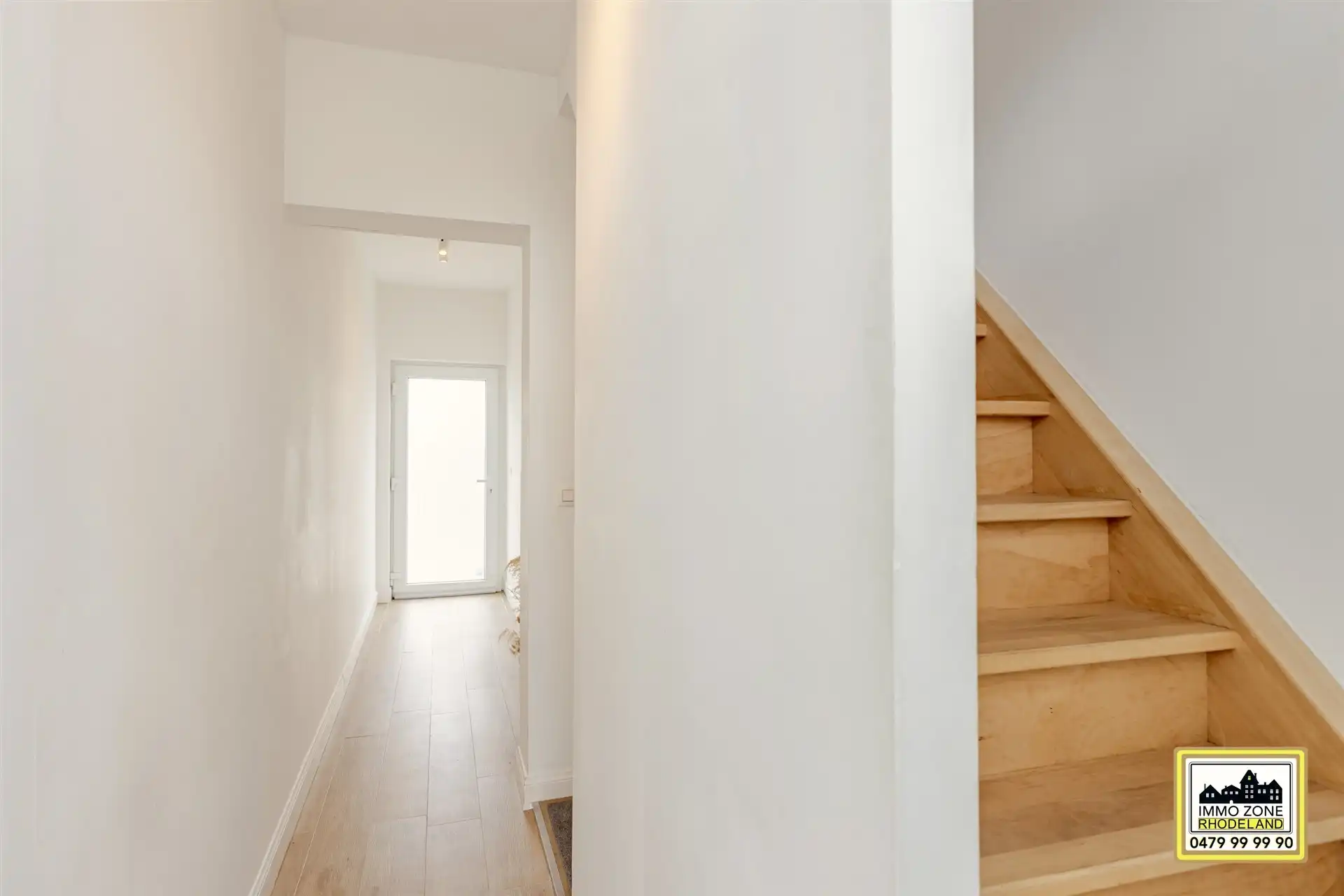 Prachtige woning met 3 slpks, 2 bdks en zonnige tuin foto 3