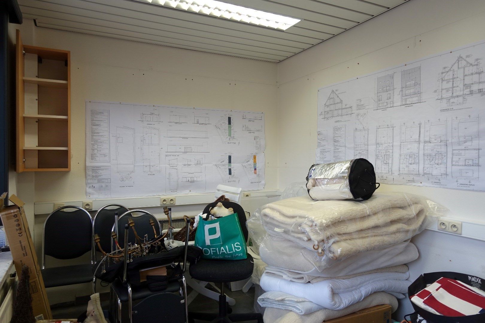 Op te frissen handelspand met woonst en garages op een uitstekende locatie in centrum Oudenburg foto 9