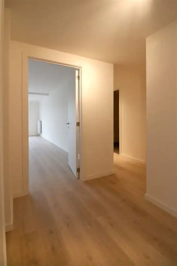 Gelijkvloers appartement met 2 slpk., terras en autostaanplaats foto 7