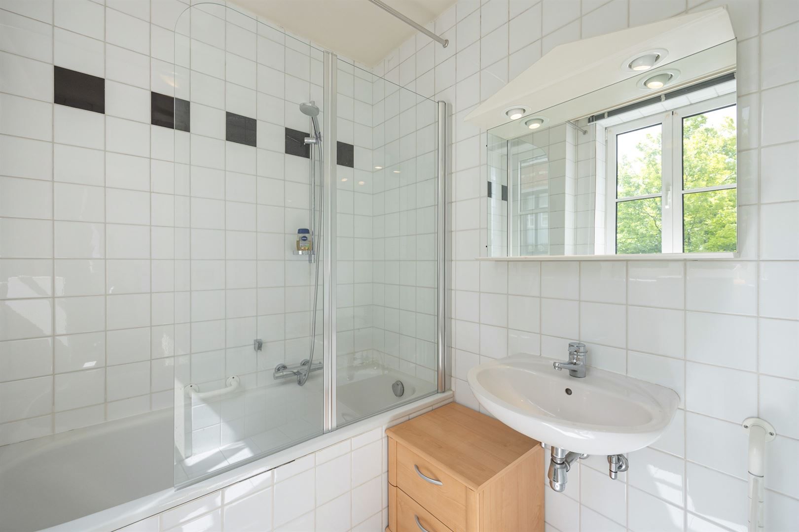 Licht en ruim wonen in hartje stad foto 17