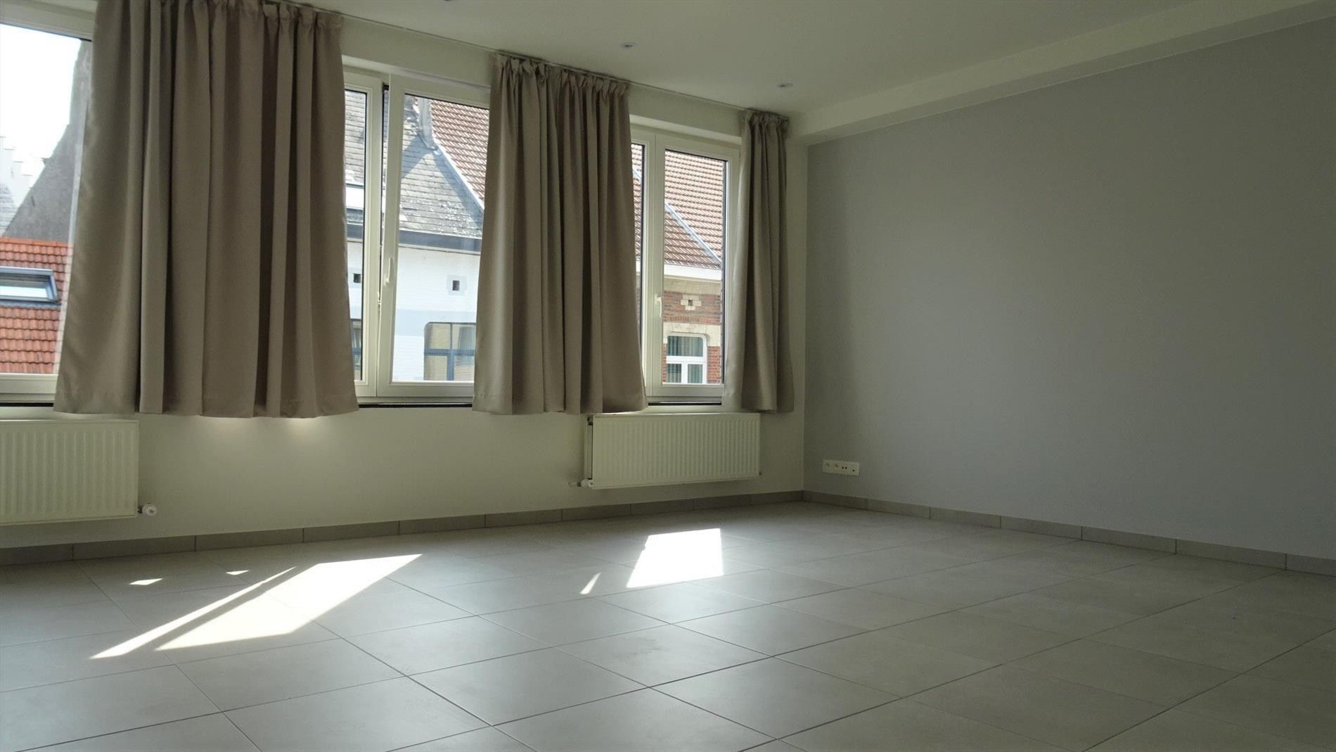 In centrum gelegen app met 2 slpks en terras! foto 3