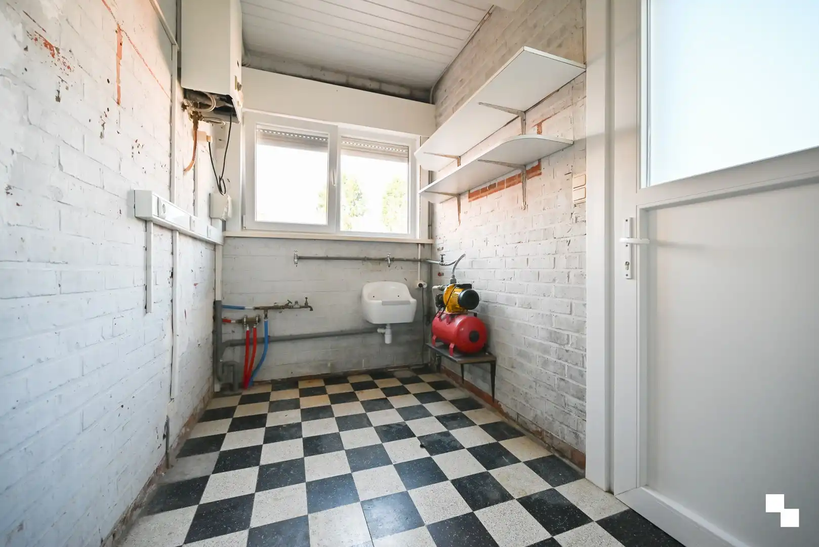 Halfopen bebouwing in gegeerde omgeving Kasteelwijk / Sint-Raphaelwijk, te Izegem foto 16