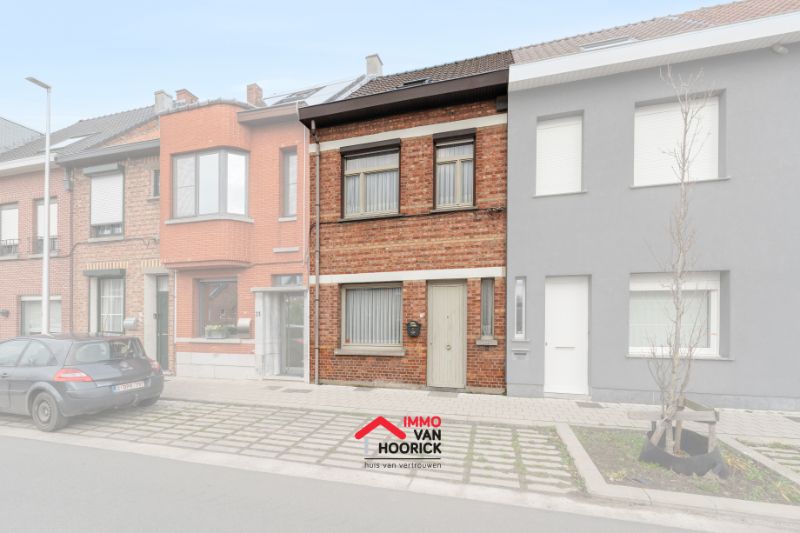 Woning met 3 slpkmrs op 202m² grond. foto {{pictureIndex}}