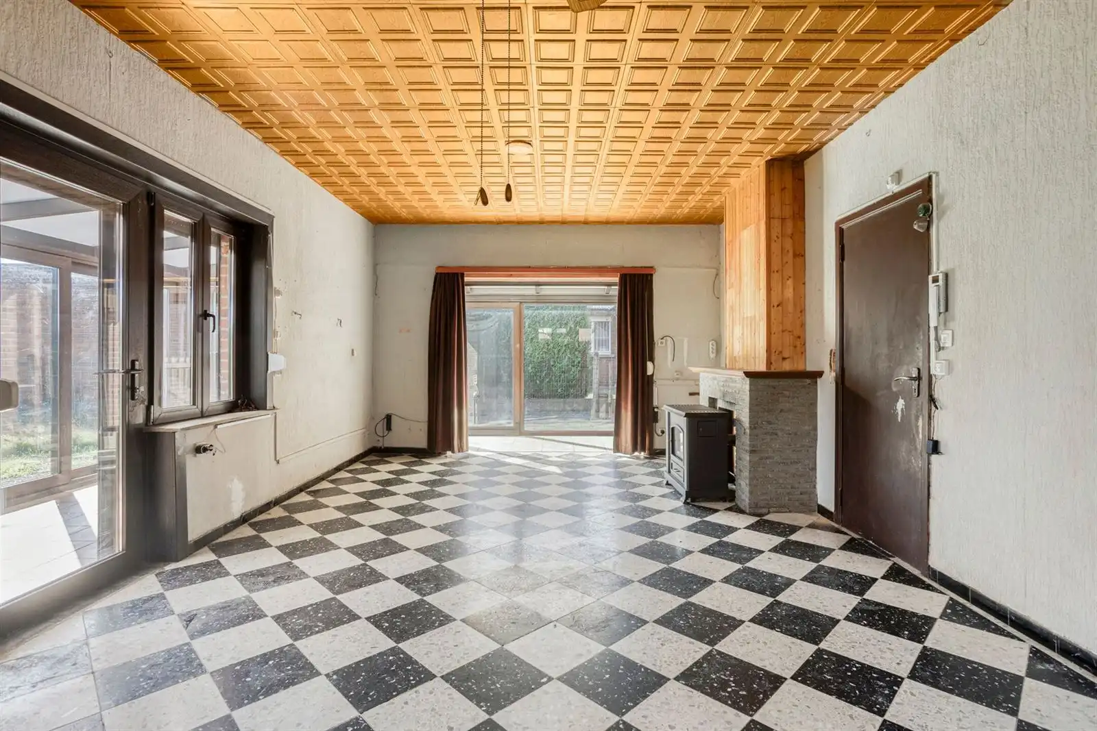 Alleenstaande woning met omringde tuin foto 2