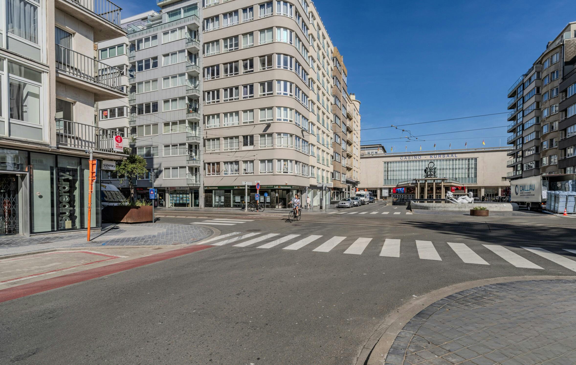 Lichtrijk hoekappartement te centrum Oostende foto 3