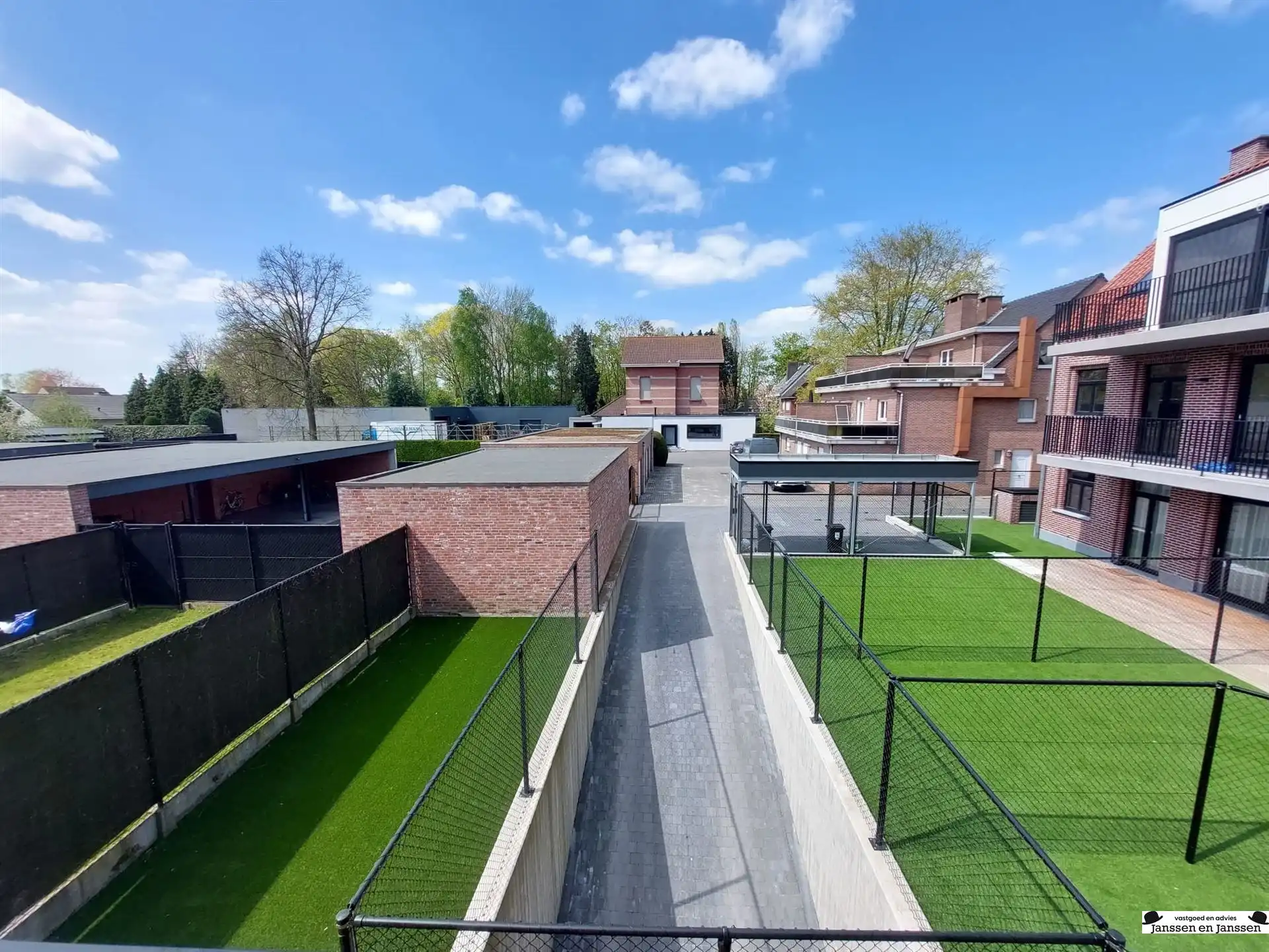 Stijlvol afgewerkt appartement met 2 slpks, twee auto-staanplaatsen en terras in het centrum van Gooreind (ca.100m²) foto 16