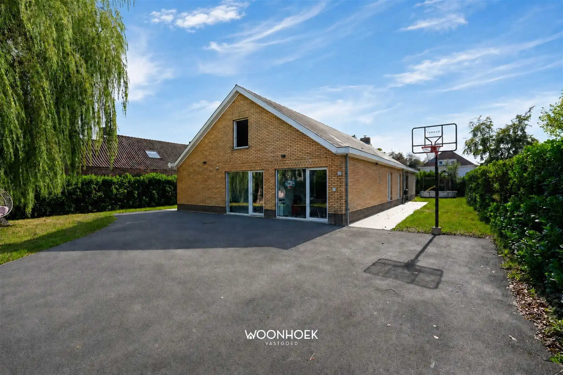 Gerenoveerde villa met bureau en 6 slaapkamers! foto 30