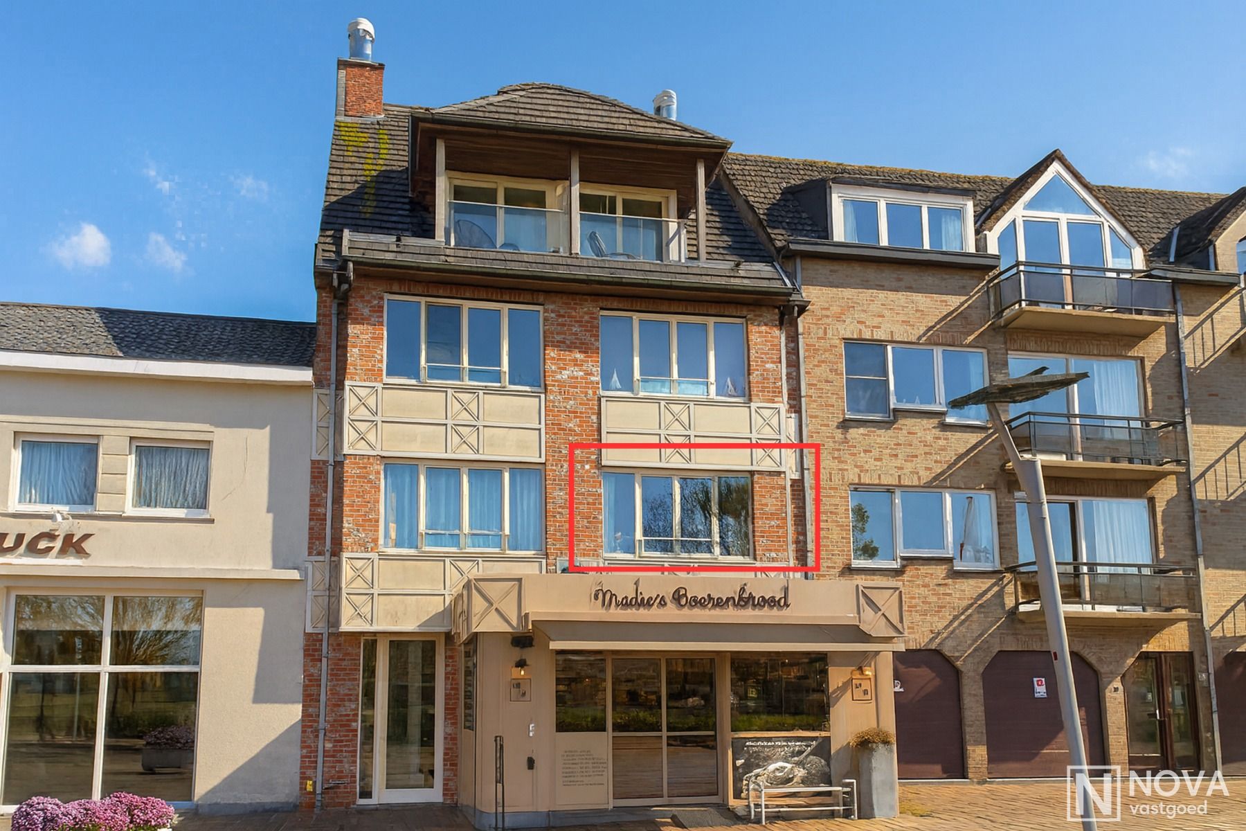 Uitstekend gelegen appartement met 2 slaapkamers op de Kaai. foto {{pictureIndex}}