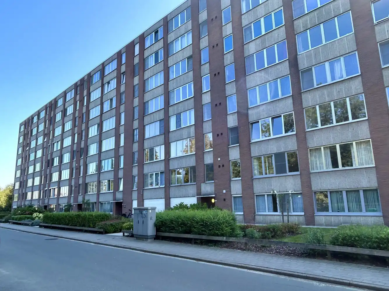 Instapklaar, prachtig gerenoveerd 2-slaapkamerappartement MET garagebox foto {{pictureIndex}}