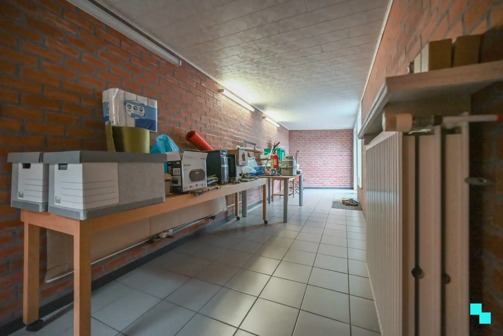 Handelswoning met garage en tuin foto 24