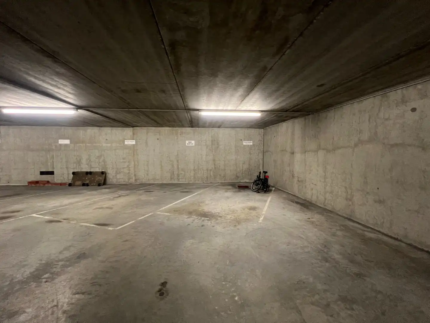 1-slaapkamer appartement met ondergrondse parkeerplaats foto 15