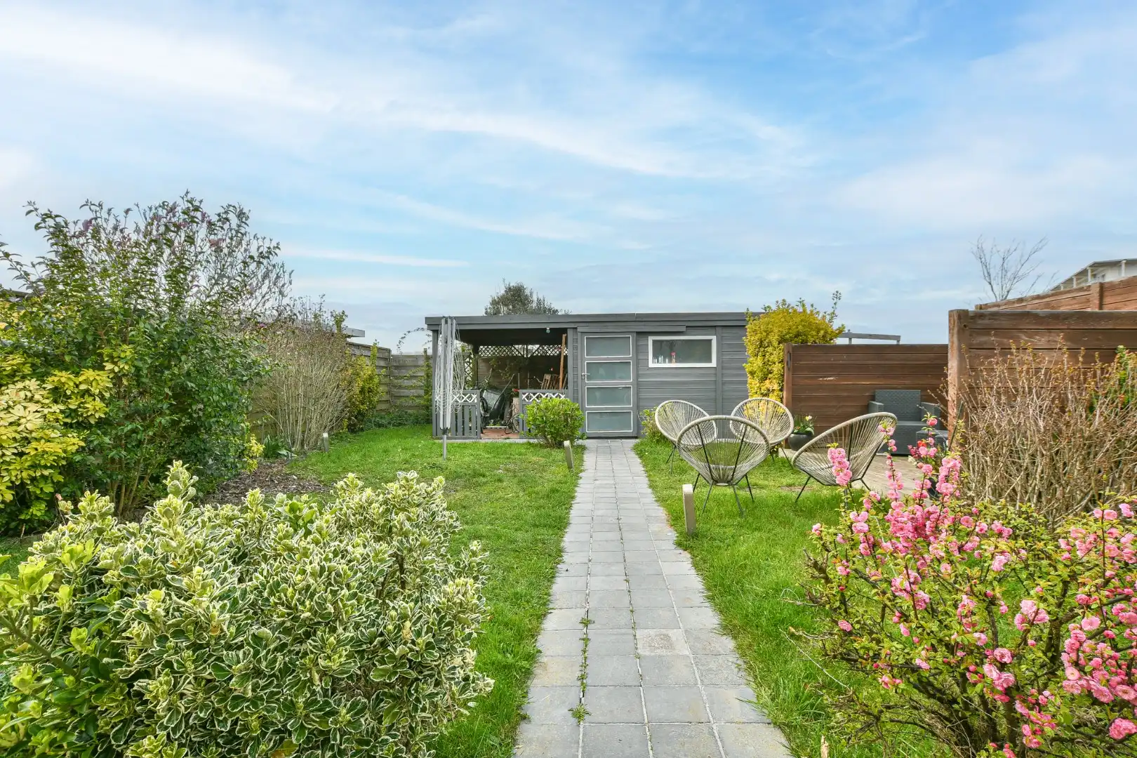 Instapklare halfopen woning met 3 slaapkamers en zonnige tuin in Vosseslag, vlakbij bos en duinen foto 17