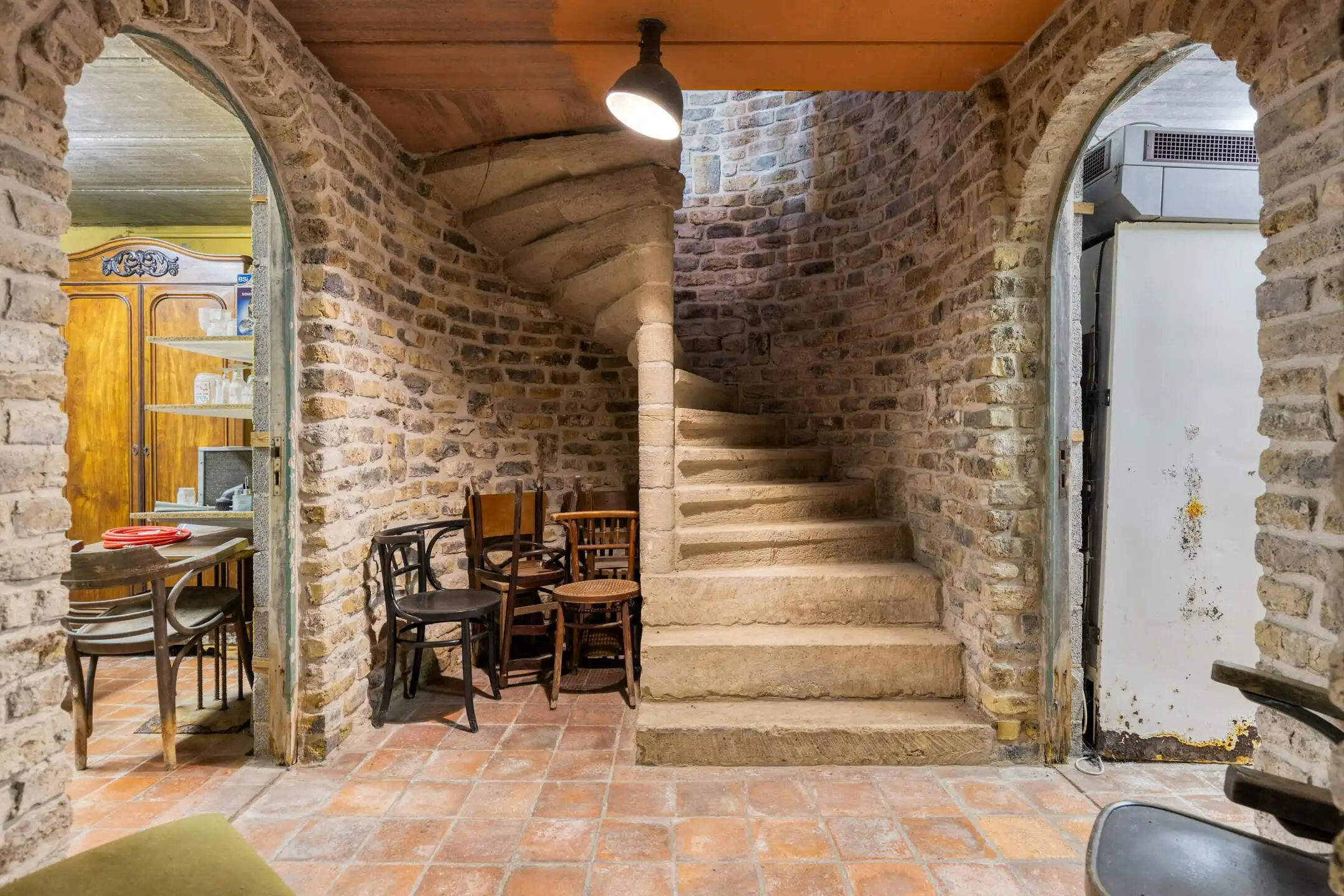 Uniek karaktervol pand met tal van mogelijkheden te Gistel foto 18