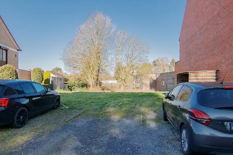 Rustig en toch centraal gelegen projectgrond voor appartementen of andere invulling op 4 aren 7 centiaren in het centrum van Diepenbeek! foto 4