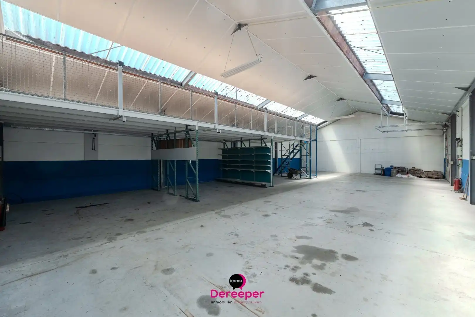 Commercieel pand met showroom, atelier, opslagplaatsen en woonst op toplocatie foto 25