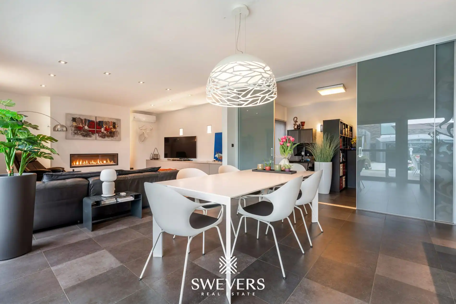 Werken, wonen en genieten in luxevilla met zwembad, poolhouse en magazijn in Koersel foto 13