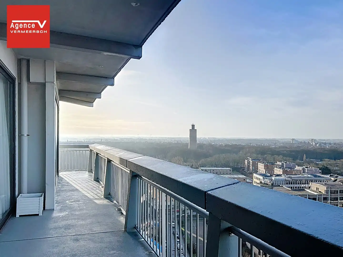2-slaapkamerappartement met panoramisch zicht op stad én zee VERKOCHT NA EERSTE BEZOEKDAG! foto 12