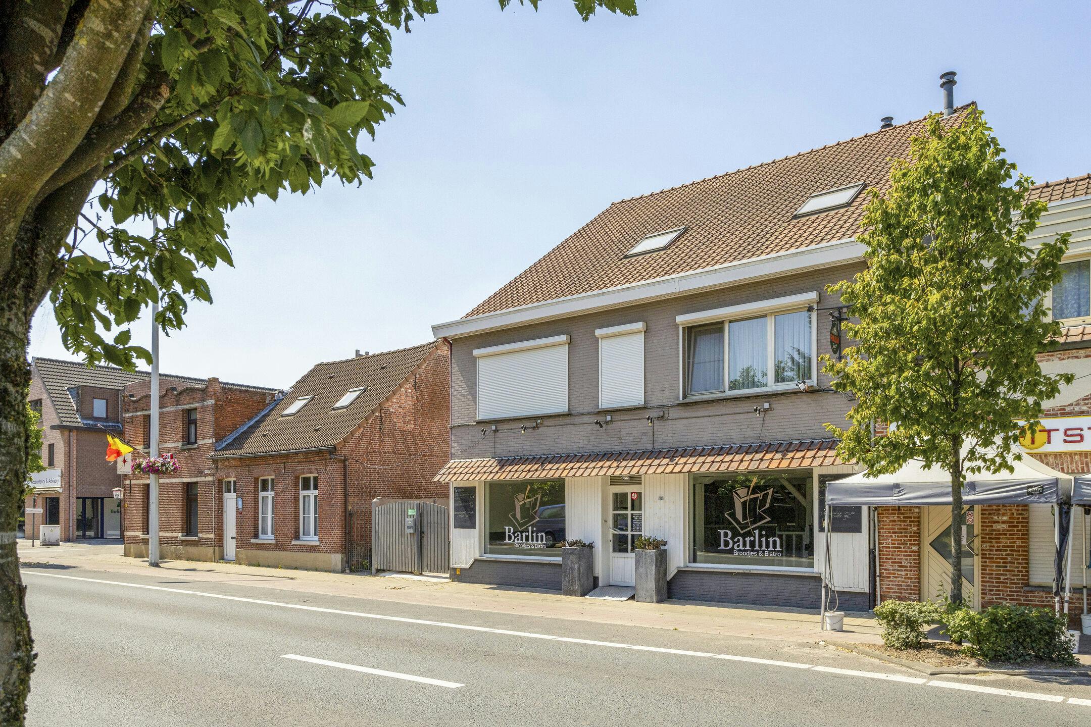 Handelspand met woonst te koop in Gooreind! foto {{pictureIndex}}