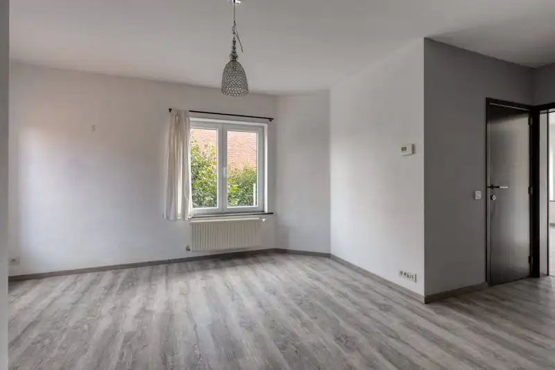 Commercieel pand met woonst en feestzaal op zichtbare locatie te Tielt 🏠 foto 3