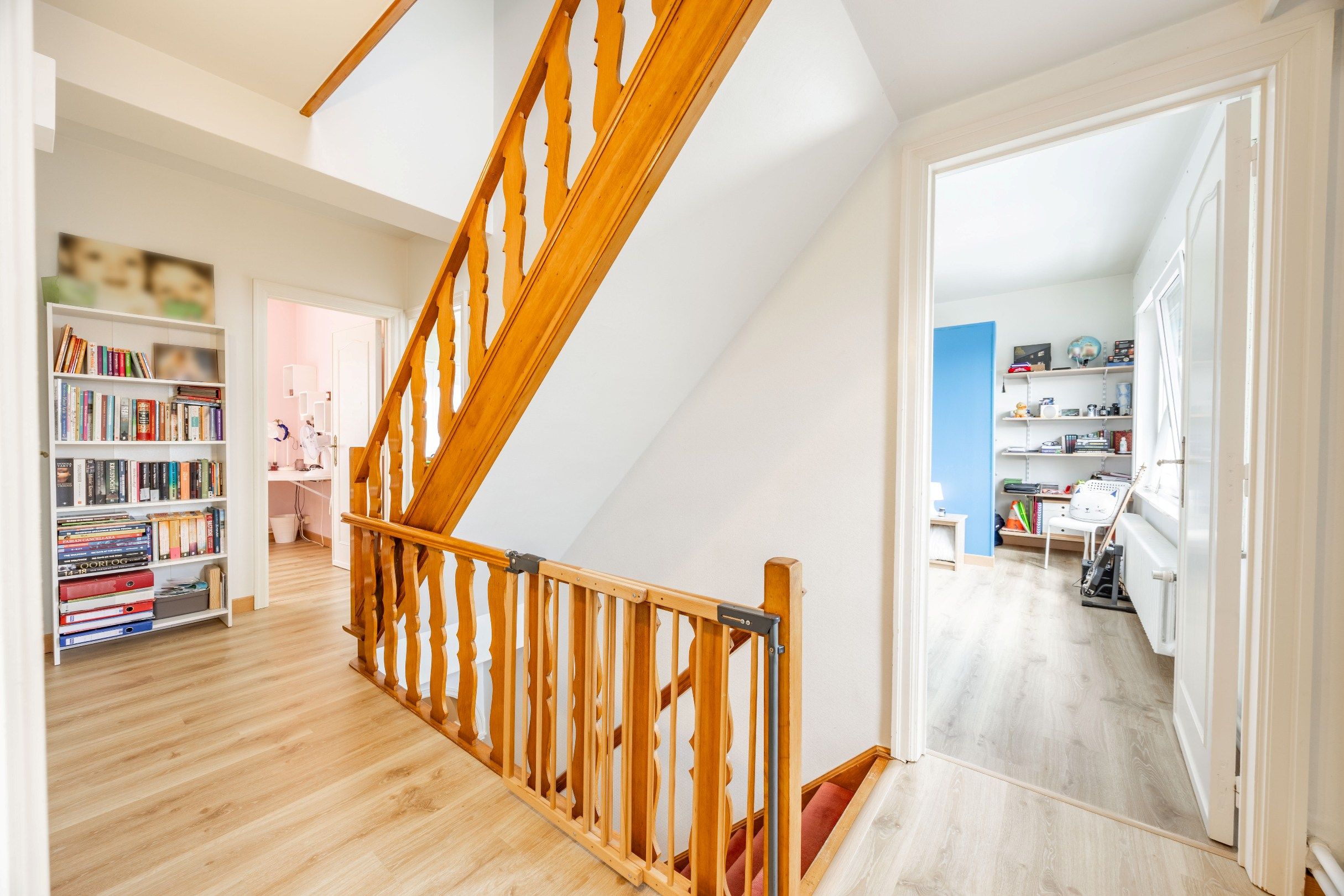 Gerenoveerde woning met garage foto 21