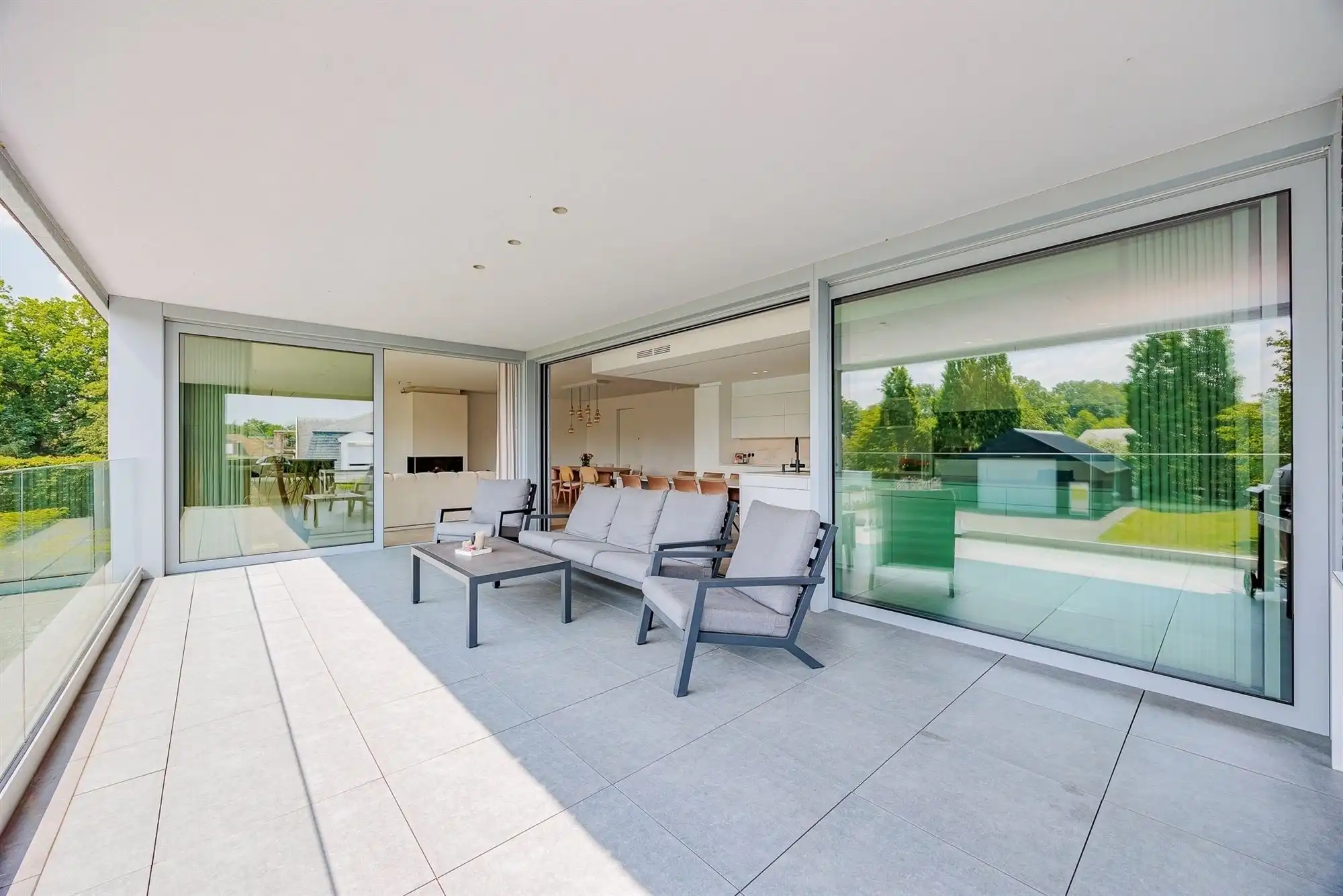 Prachtig afgewerkt gebouw - showroom + villa foto 21