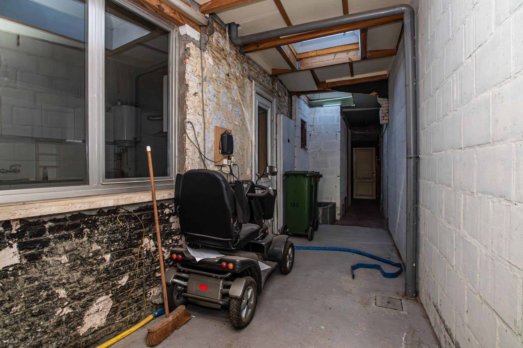 Renovatieproject op ruim perceel foto 14