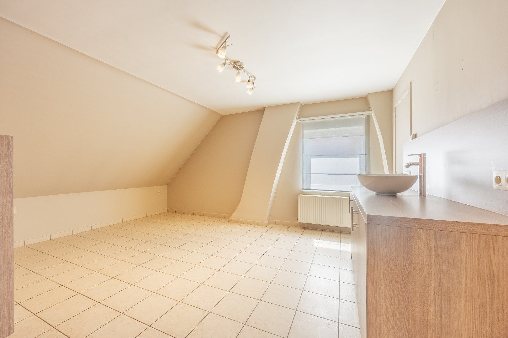 COMMERCIEEL PAND OP TOPLOCATIE IN WAREGEM foto 3