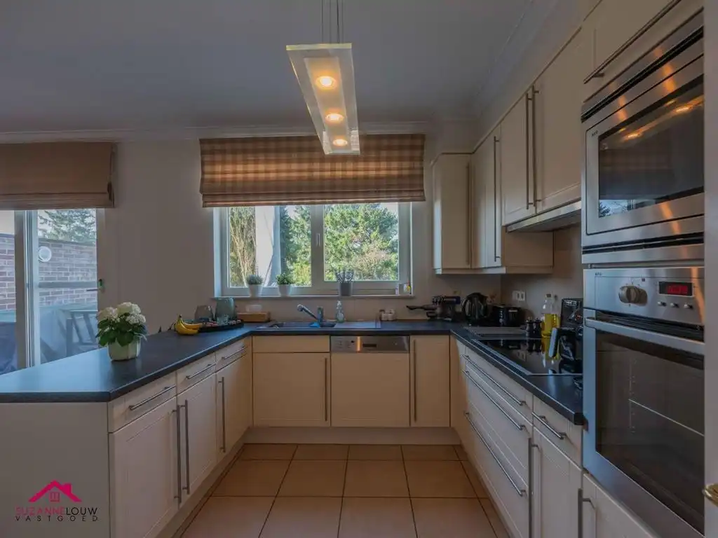 Meergezinswoning in gesloten bebouwing foto 36