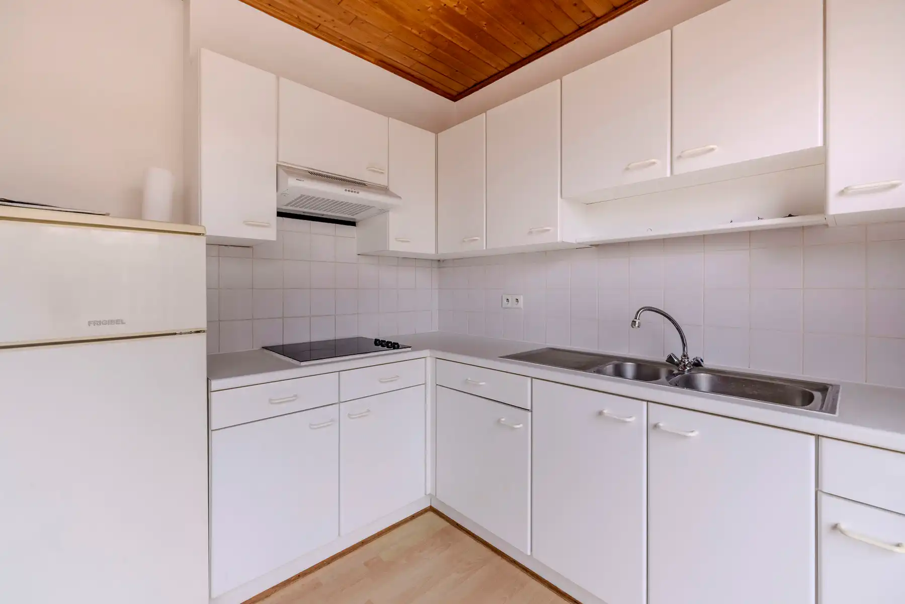 Ruim 1-slaapkamer dakappartement met terras en garagebox. foto 7