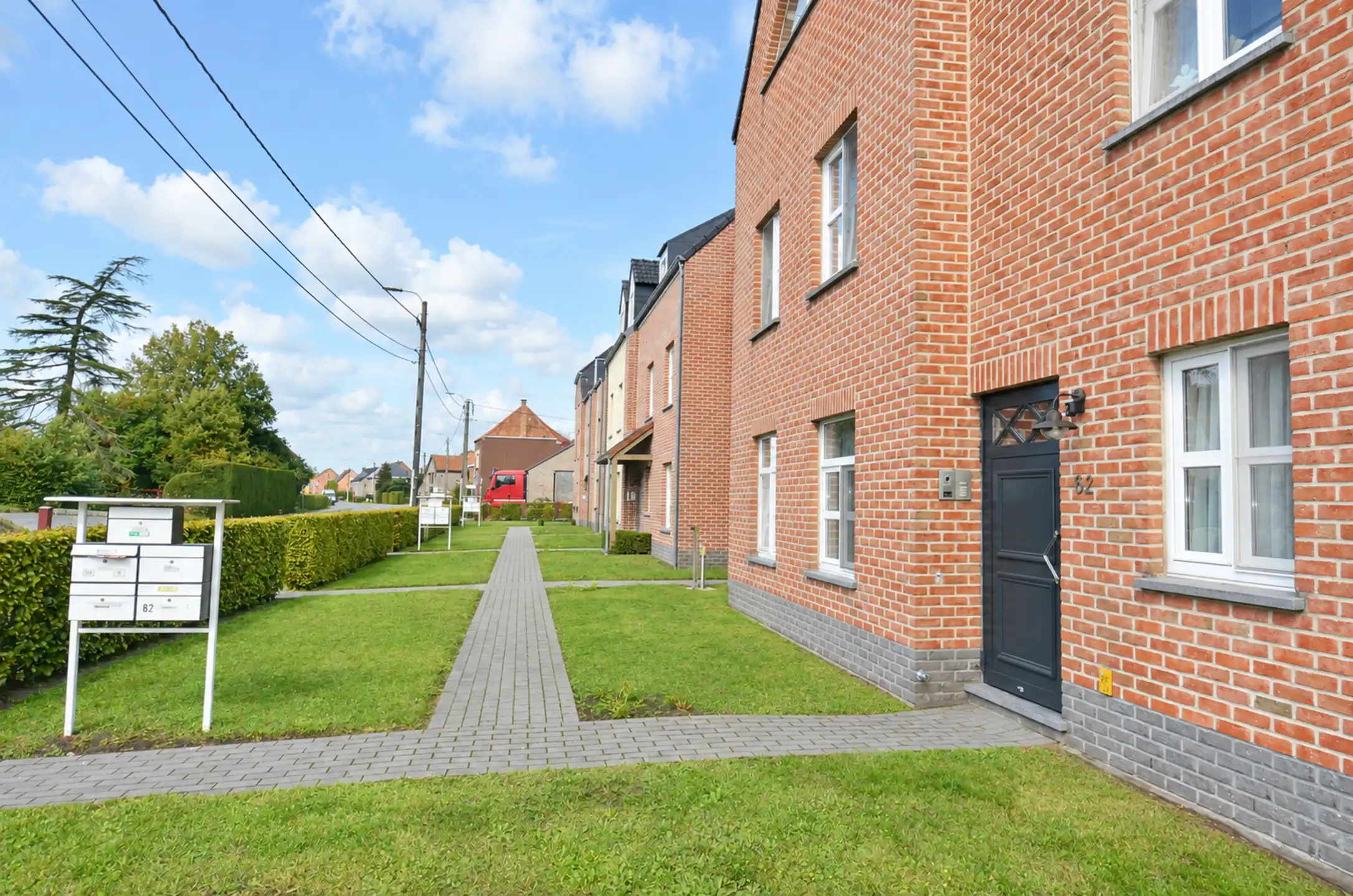 Gezellig tweeslaapkamerappartement met zonnig terras en groen uitzicht foto 2