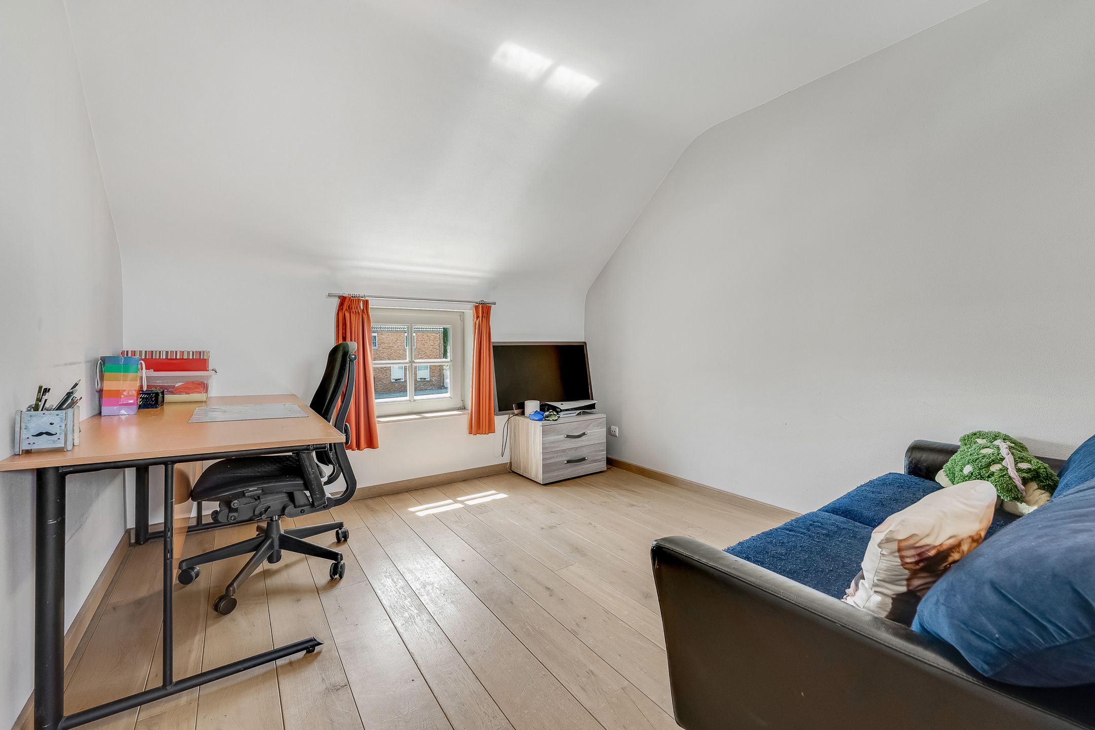 Instapklare woning met tuingerichte aanbouw foto 20