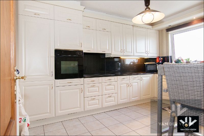 Ruim appartement met groen uitzicht te Hasselt foto 7
