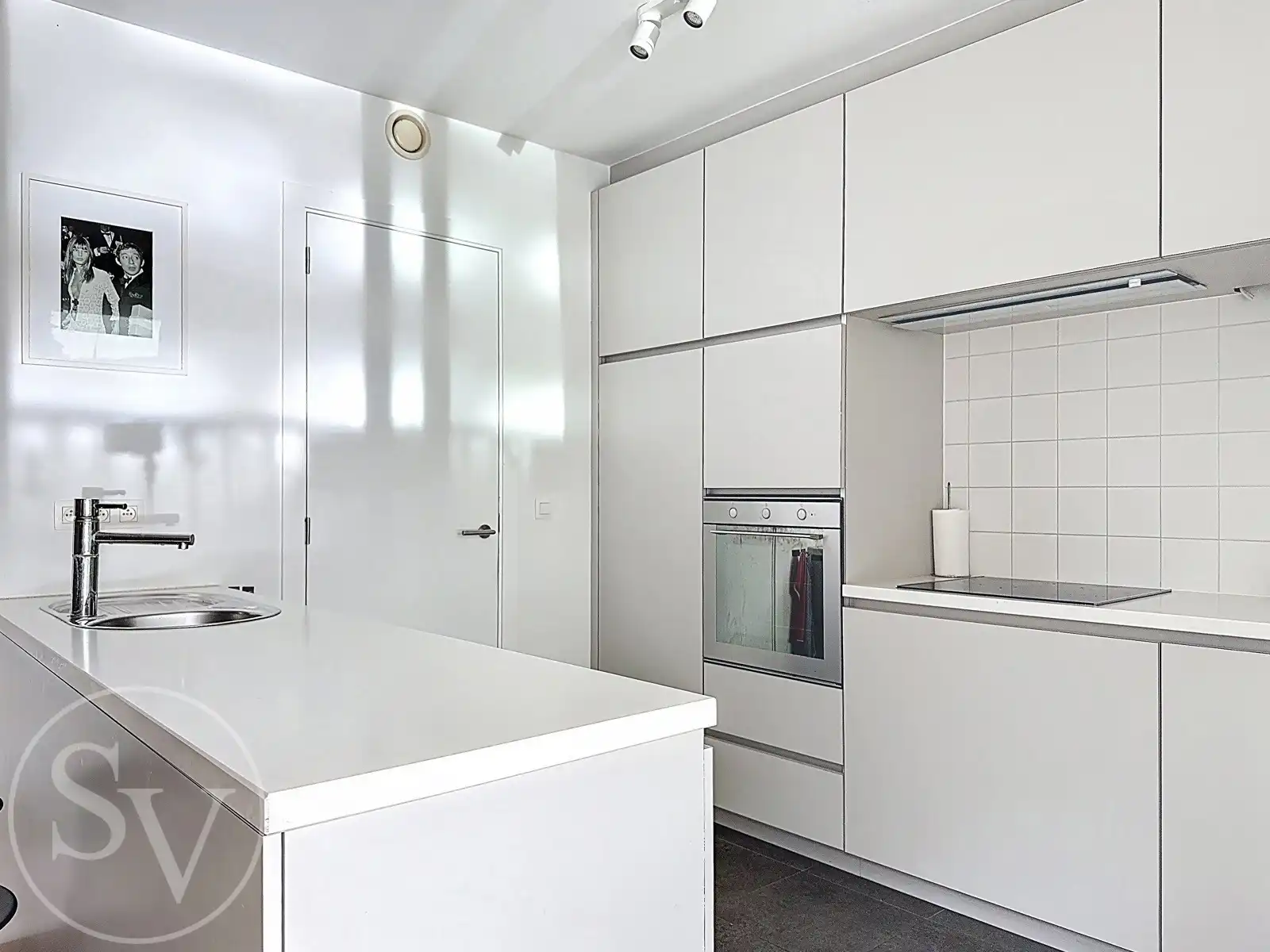 Appartement op TOP locatie, 2 slpk, terras en parking. foto 3