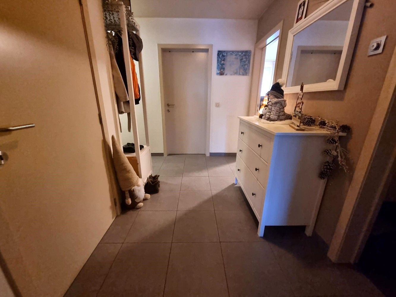 Gelijkvloers appartement 117m² met 2 slaapkamers, ruime badkamer, tuin en staanplaats met kelderberging foto 9