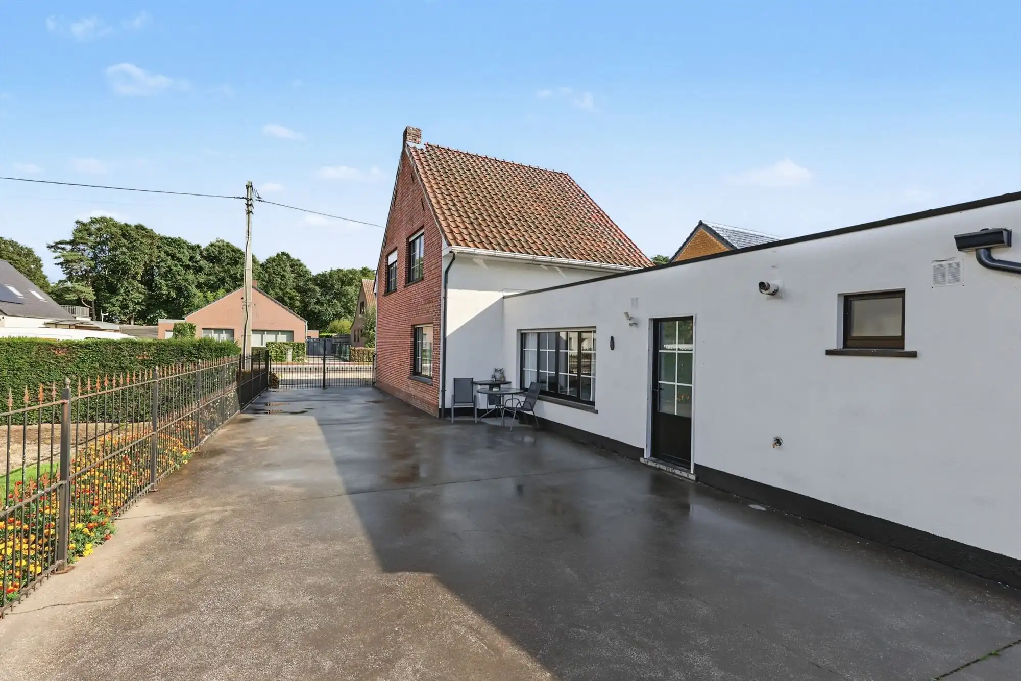 Instapklare woning op ruim perceel met paardenstallen foto 20