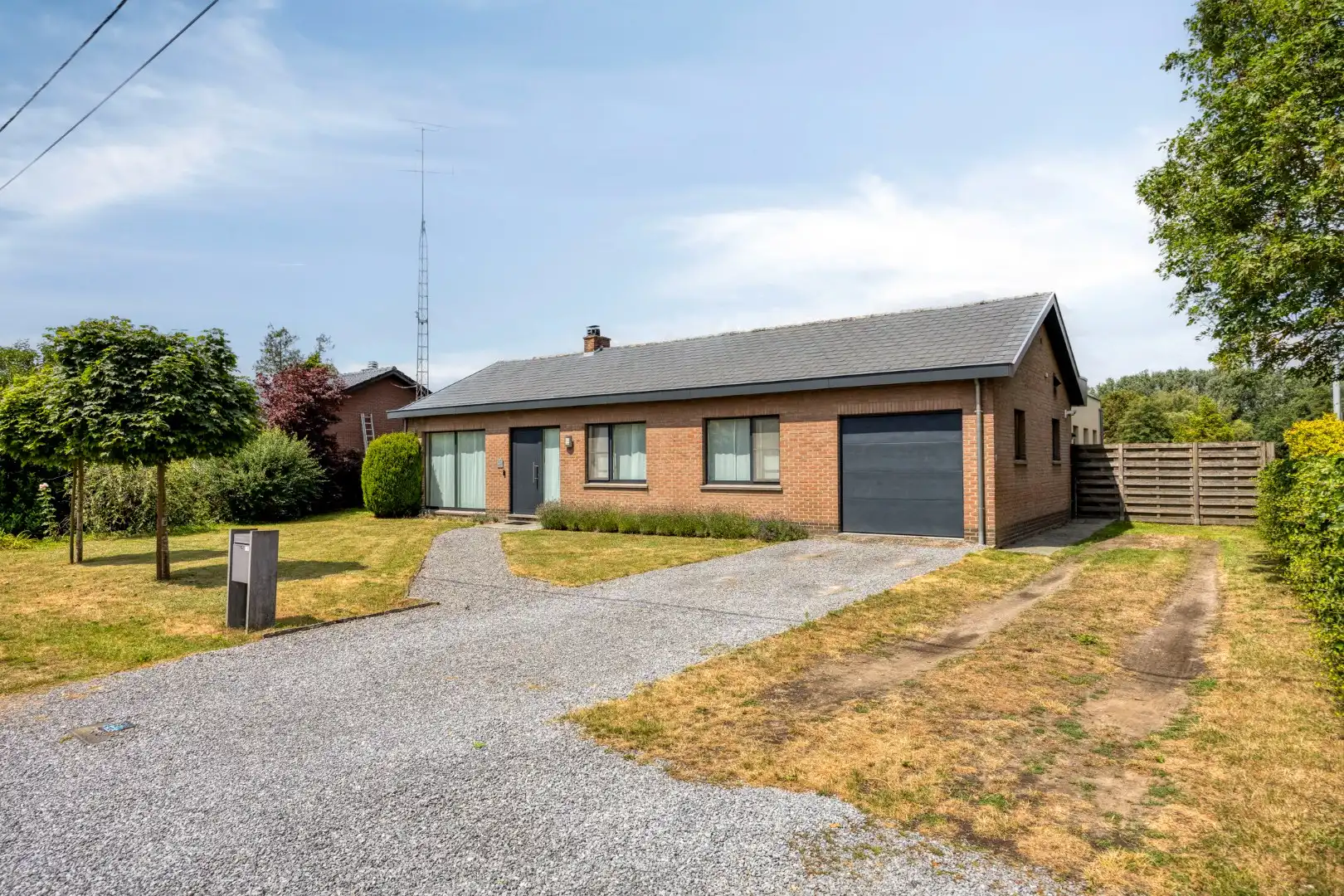 Ruime instapklare woning met 3 slpks op een perceel van 1.251 m² met prachtig uitzicht op achterliggend groen !  foto 36