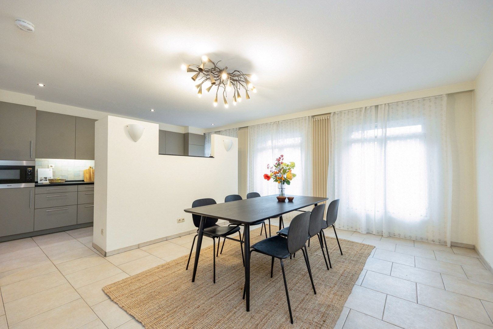 Ruime riante woning met garage in het historische centrum! foto 6