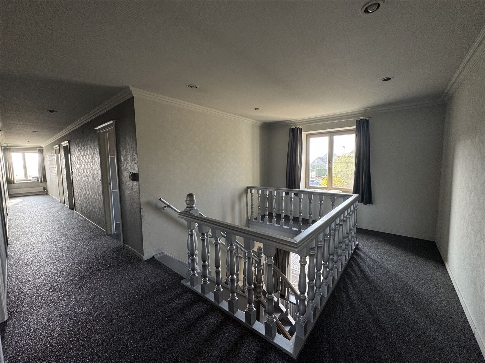 Woning met kantoren en magazijn van 1500m² foto 13