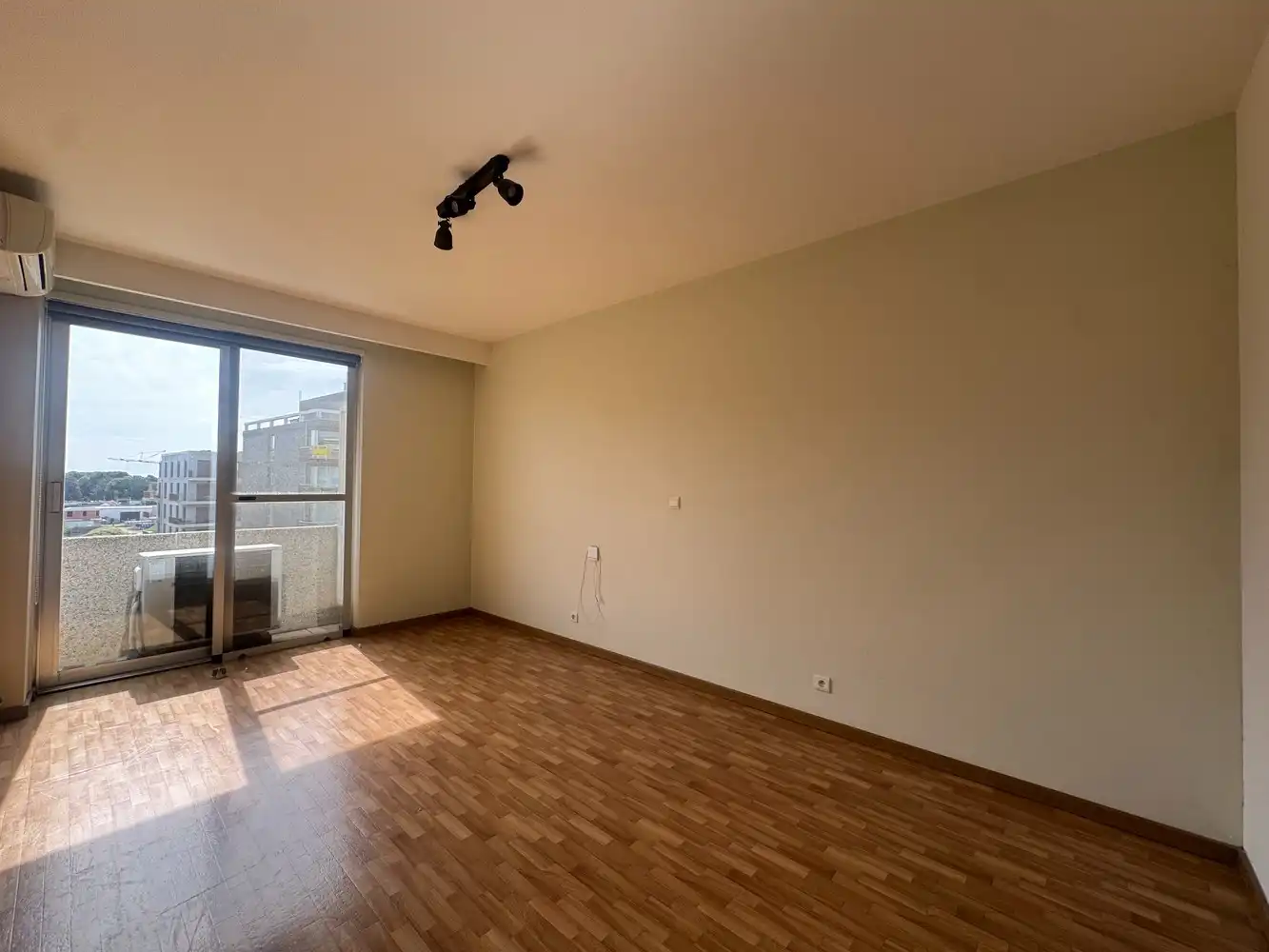 Ruim 1-slaapkamer appartement met airco op de vijfde verdieping foto 14