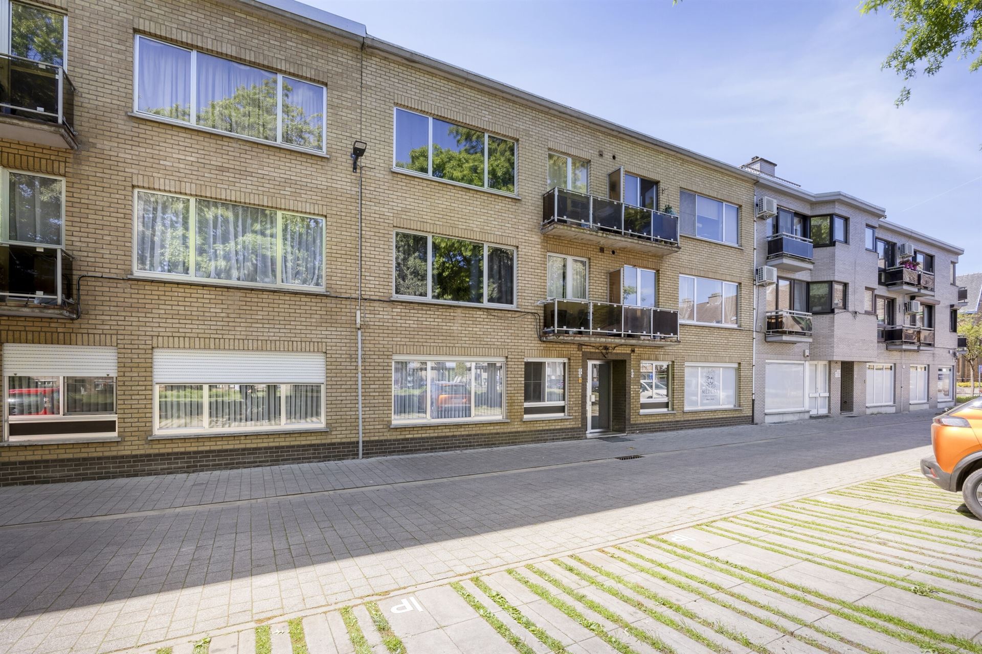 Gelijkvloers appartement te koop in Tessenderlo foto {{pictureIndex}}