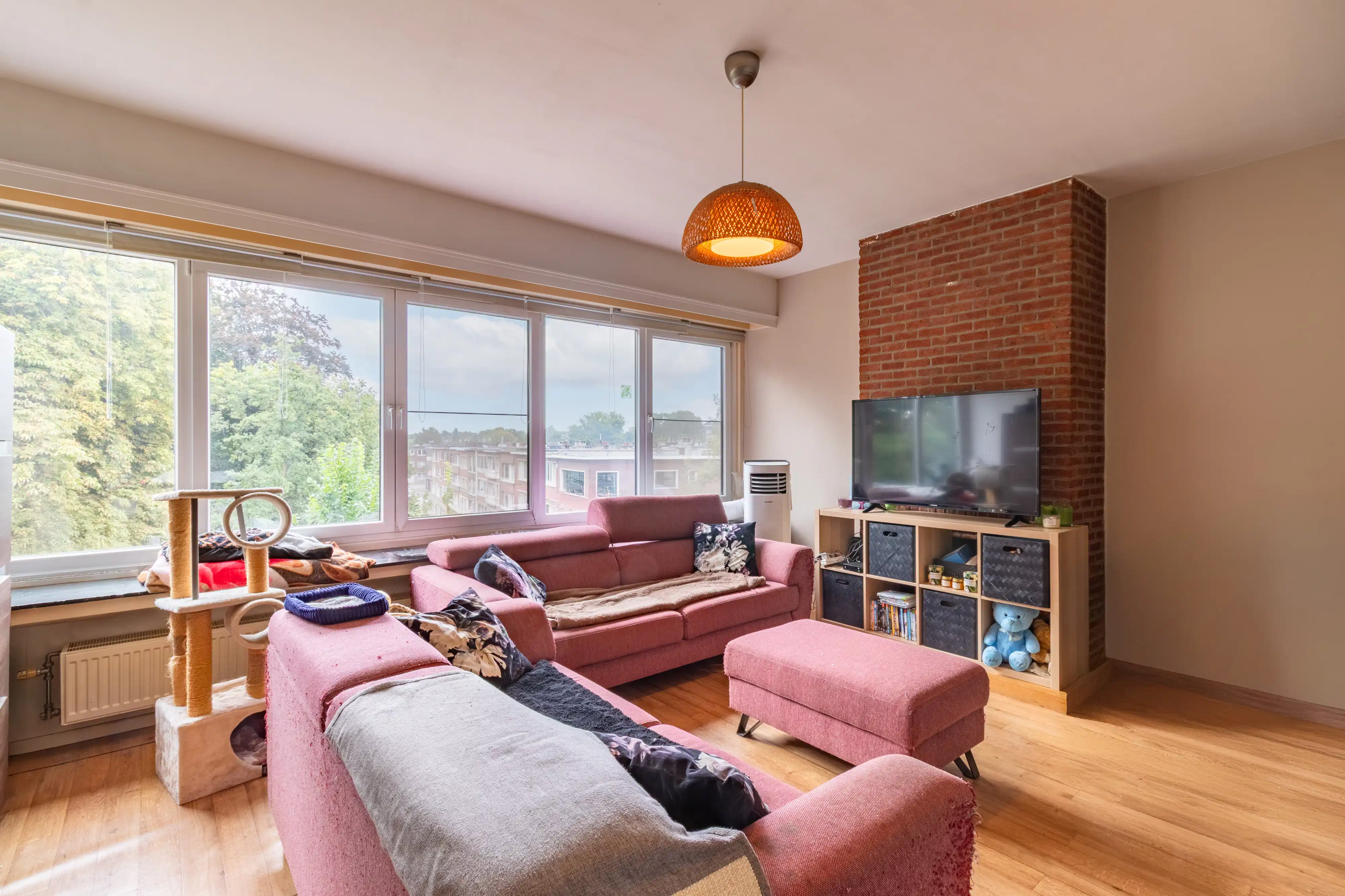 Instapklaar appartement met terras in Wilrijk foto 2