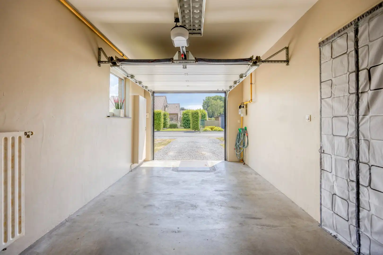 Ruime instapklare woning met 3 slpks op een perceel van 1.251 m² met prachtig uitzicht op achterliggend groen !  foto 22