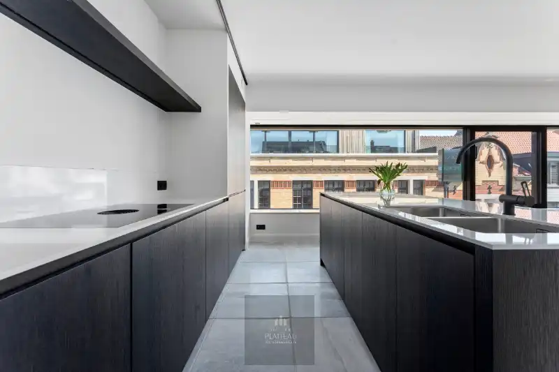 Instapklaar luxueus dakappartement van 106m² met autostaanplaats op toplocatie vlakbij het marktplein van Nieuwpoort. foto 7